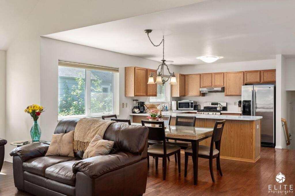 Coastal Place - Best Location In Downtown! Anchorage Exterior foto